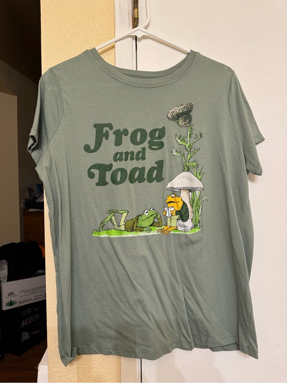 Frog and Toad Graphic Tee - Women's Sage Green